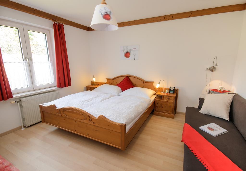 Wirtshausbrennerei Krenn Hotel Yspertal Room photo