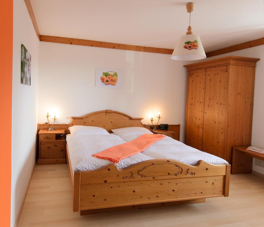 Wirtshausbrennerei Krenn Hotel Yspertal Room photo